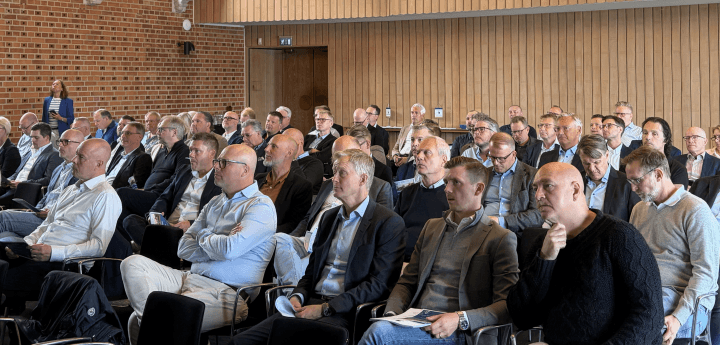 https://slussen.azureedge.net/image/353/publik.jpeg